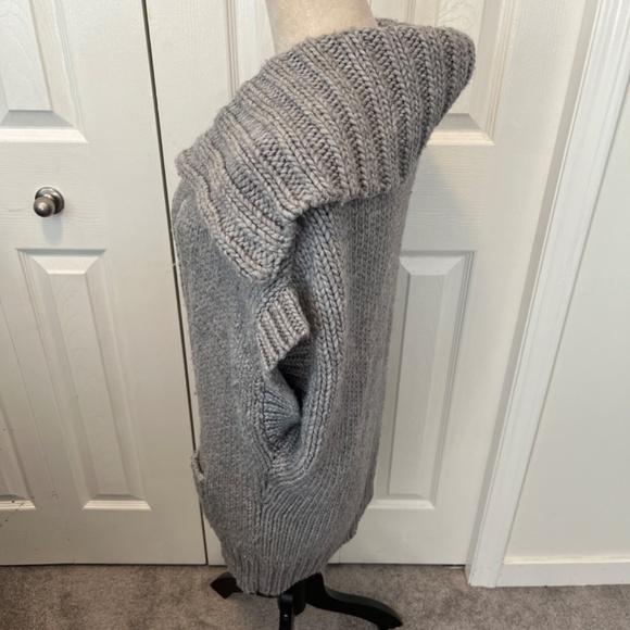 French Connection size M sweater - Picture 6 of 15